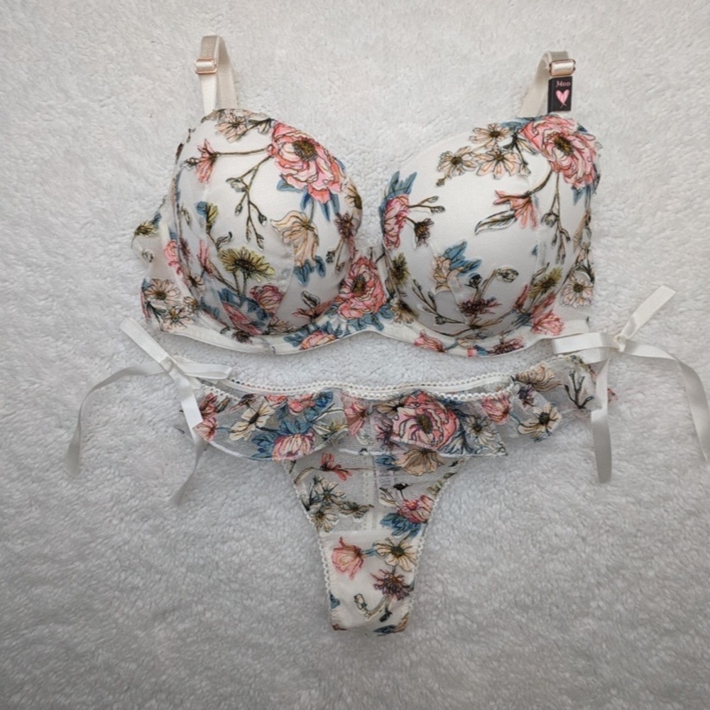 Victoria's Secret White Floral Lace Bra & Thong Set